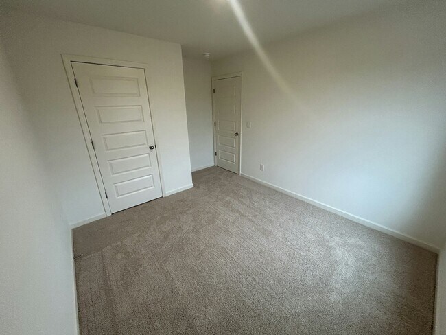 Foto del edificio - 309 Oakmont Cir