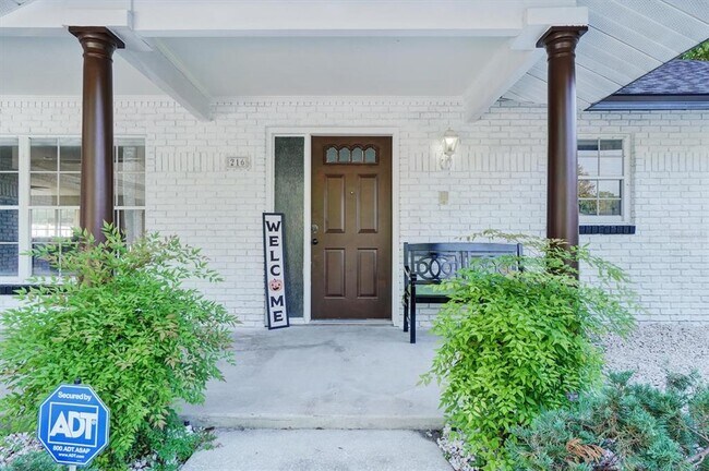 Foto del edificio - 216 N Griffin Dr