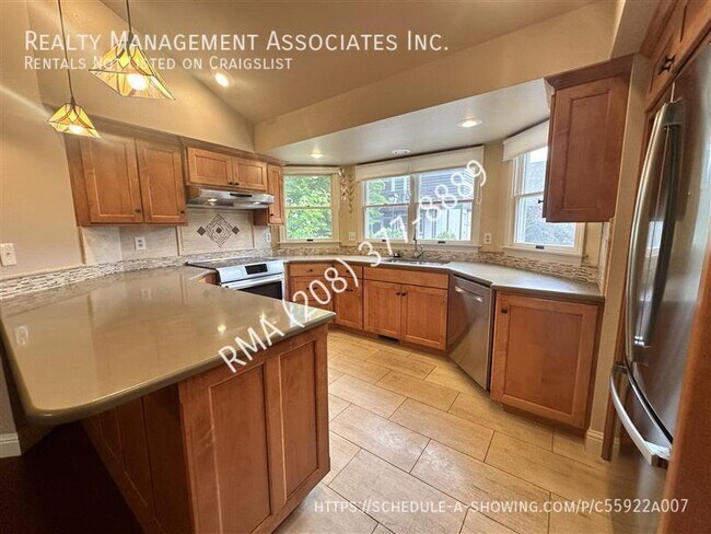 Foto del edificio - Gorgeous 2 Bedroom Townhome off warm Springs