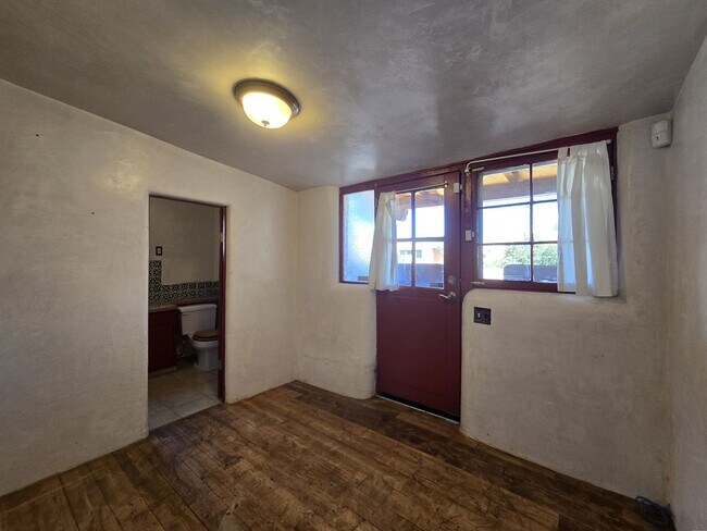 Foto del edificio - 631 Don Felix St