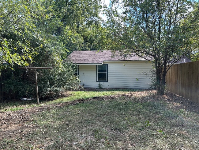 Building Photo - 5605 Hiett Ct