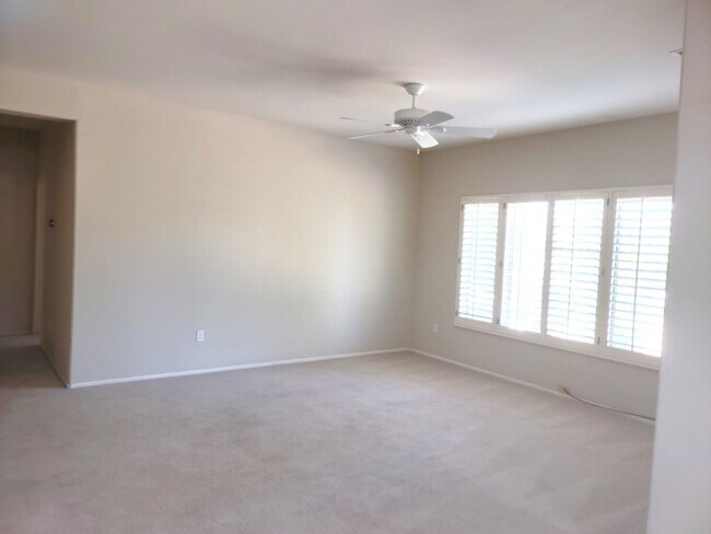Building Photo - Sun City Grand - Great Adult Community in ...