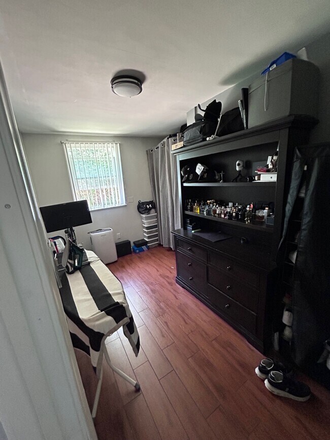 Foto del edificio - 17722 Kingsbury St