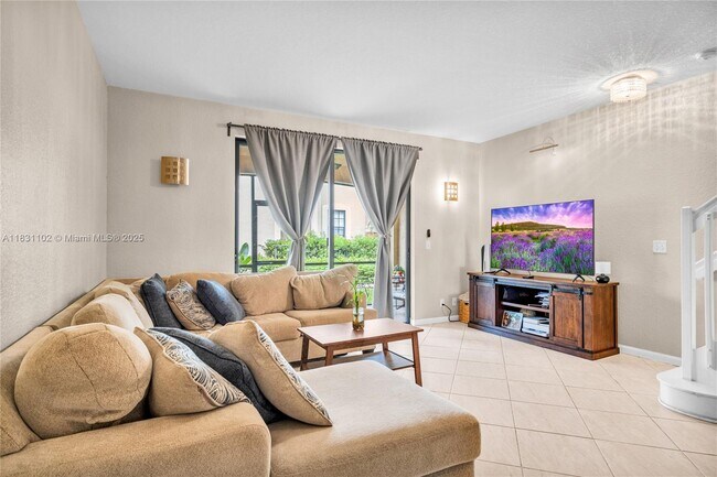 Foto del edificio - 4137 Briar Ln
