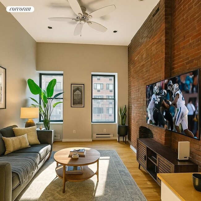 Foto del edificio - 215 E 118th St