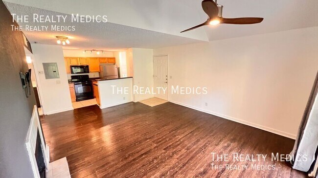 Foto del edificio - 415 Lakepointe Dr