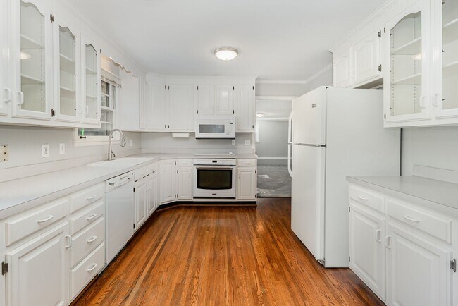 Foto del edificio - Affordable in Oak Hill/Green Hills - Now A...