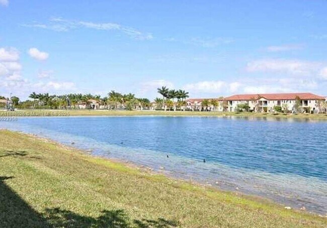 Foto del edificio - 521 NE 33rd Terrace