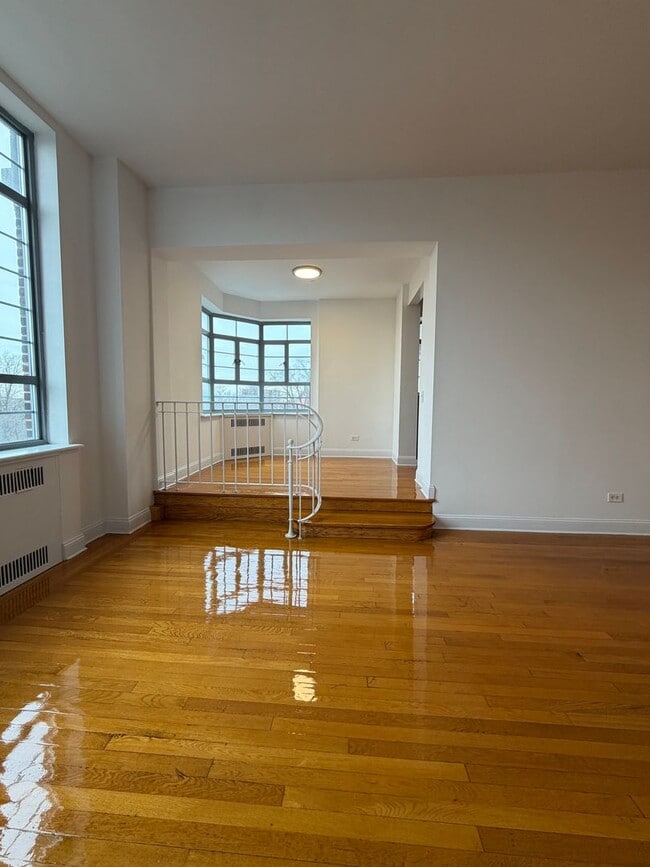 Foto del edificio - Beautiful 3 bed 3 bath Apartment designed by Lead Architect Steward Wagner and Alfred Fellheimer ...