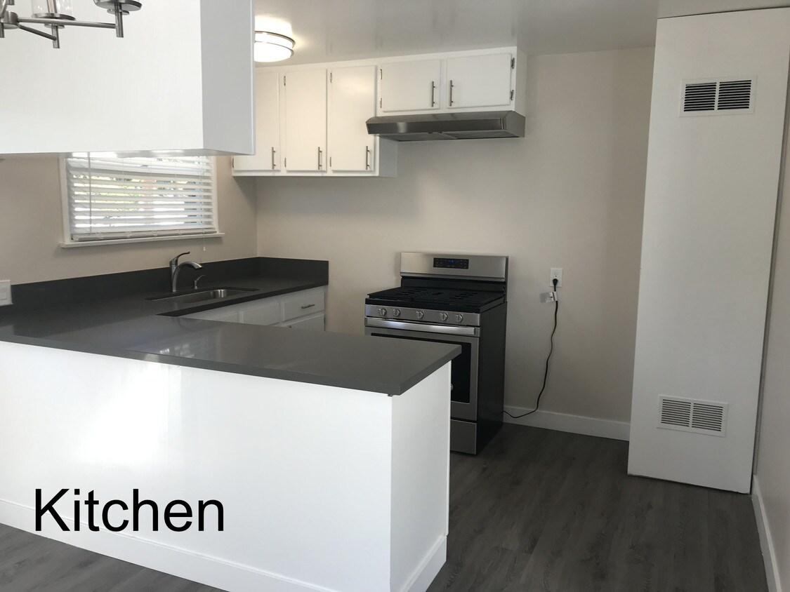 Nuevas encimeras de granito y estufa a gas - 4710 Vantage Ave