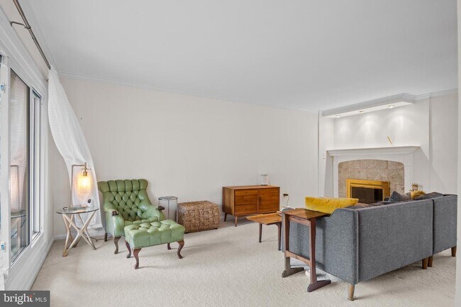 Building Photo - 2608 Sigmona St