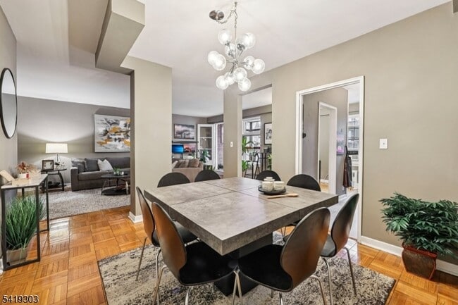 Photo - 5 Roosevelt Pl House