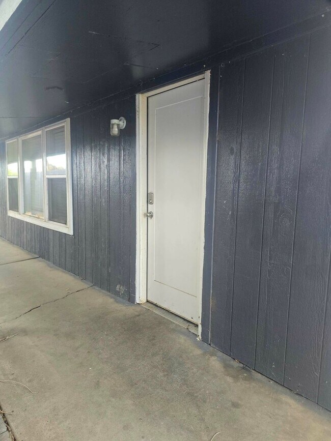 Building Photo - 307 Acoma Dr