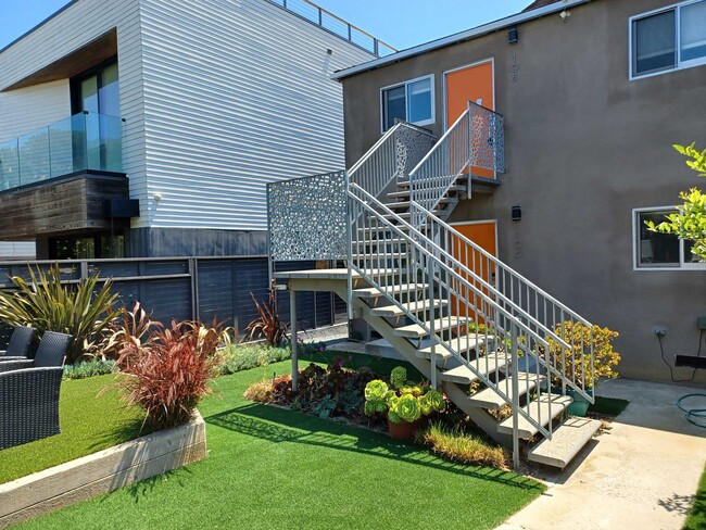 Building Photo - 108 Paloma Ave