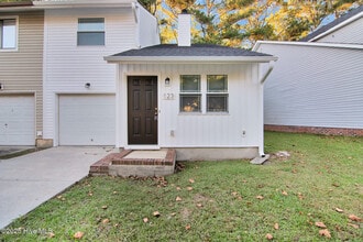Building Photo - 123 Brenda Dr