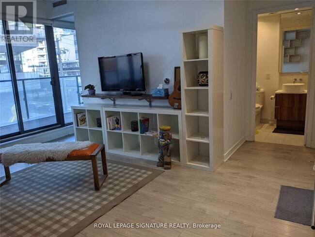 Photo du bâtiment - 185 Roehampton Ave