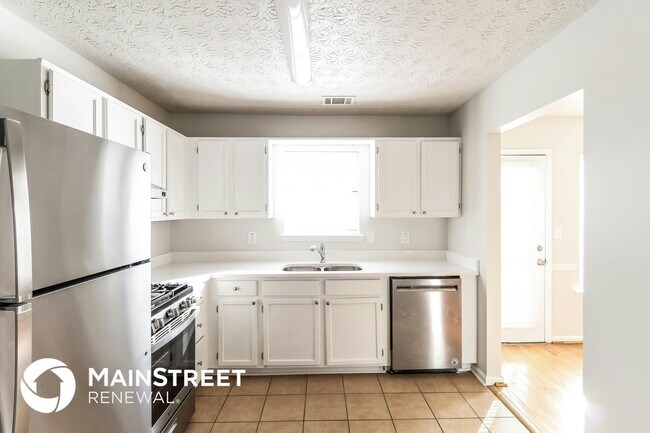 Foto del edificio - 5960 Farmbrook Ln