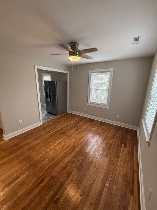 Photo - Great renovated 2 bedroom house in Richmond