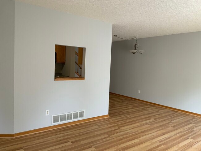 Building Photo - 14358 Hickory Way