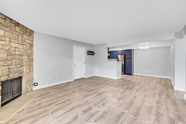 Building Photo - 400 Zang St