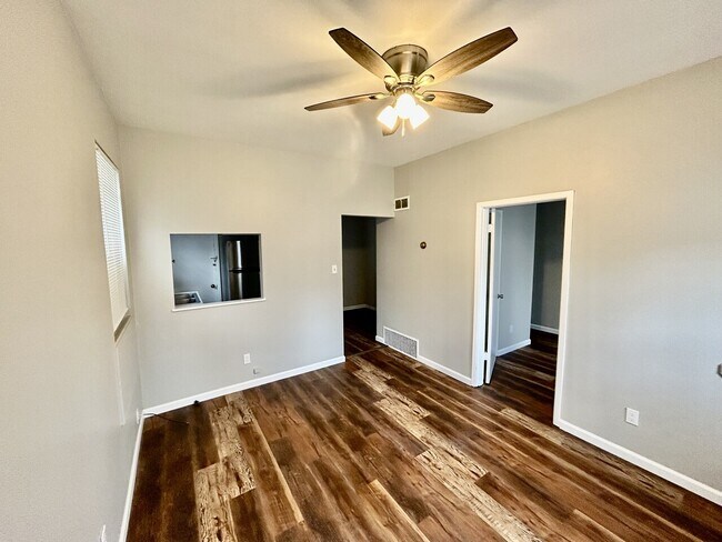 Building Photo - 852 Lewis Avenue