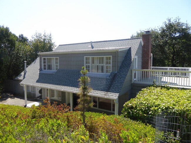 Building Photo - SPACIOUS AND SECLUDED THREE BED / TWO BATH...
