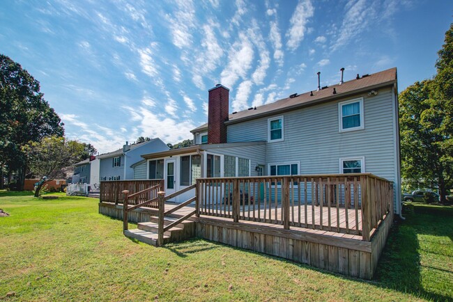 Building Photo - Las Gaviotas Chesapeake, Golf Course Commu...