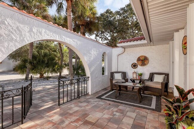 Foto del edificio - 726 Birdsong Ln