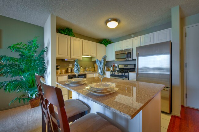 Foto del edificio - 551 N State St