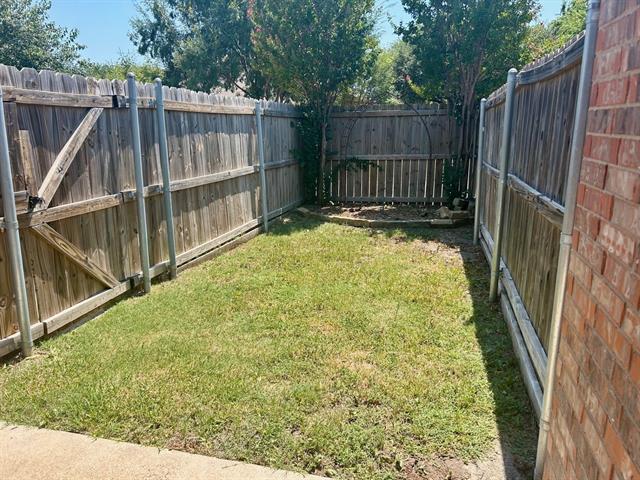 Foto del edificio - 1610 Poinsettia Blvd