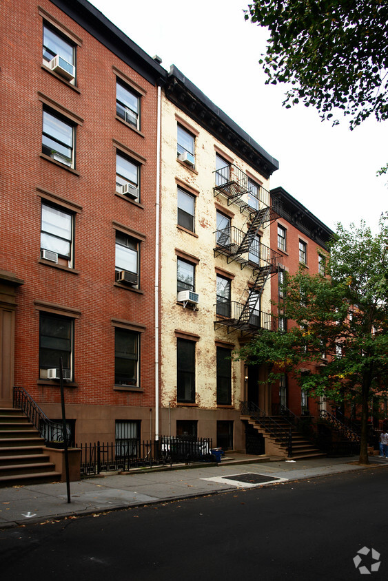 Primary Photo - 84 State St