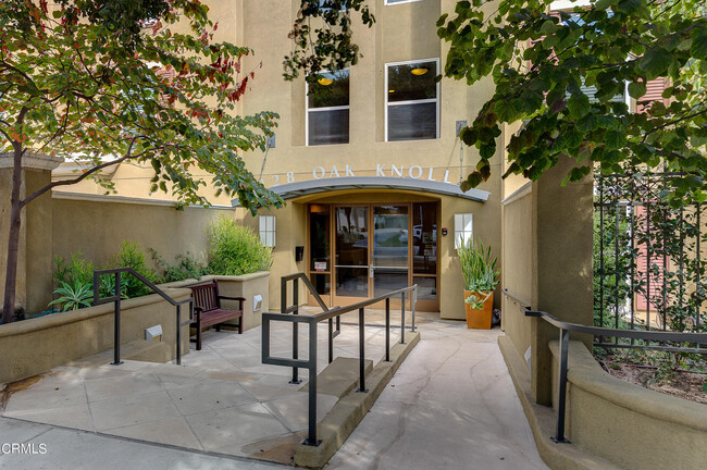 Building Photo - 128 N Oak Knoll Ave