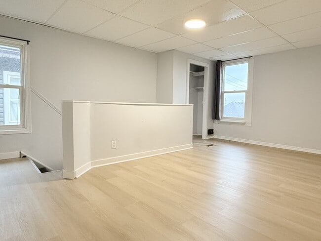 Building Photo - 1011 Albert Rd