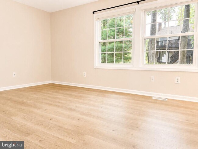 Building Photo - 8425 Blevins Way Ct