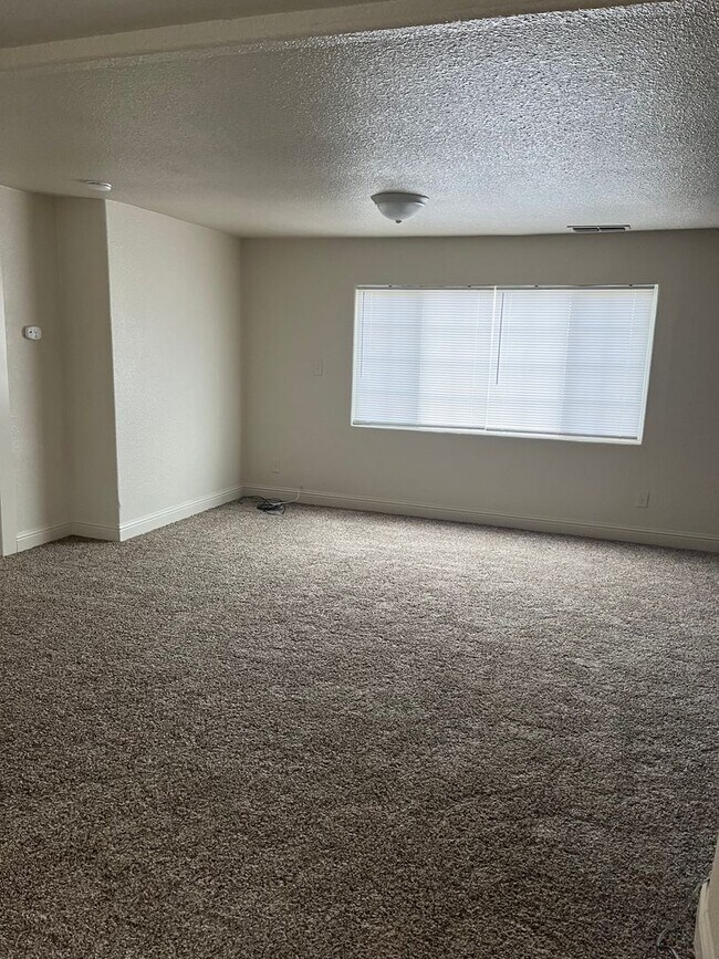 Building Photo - w7265e