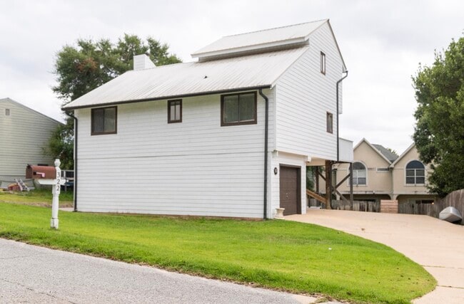 Foto del edificio - 322 Summit Dr