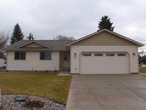 Building Photo - 2515 Red Osier Ct