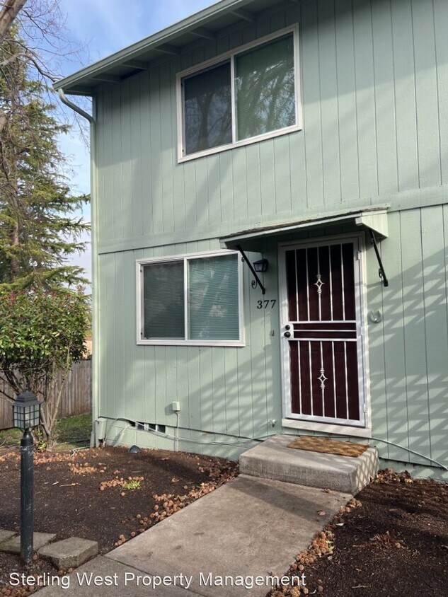 2 br, 1.5 bath House 377 Glenn St House Rental in Ashland, OR