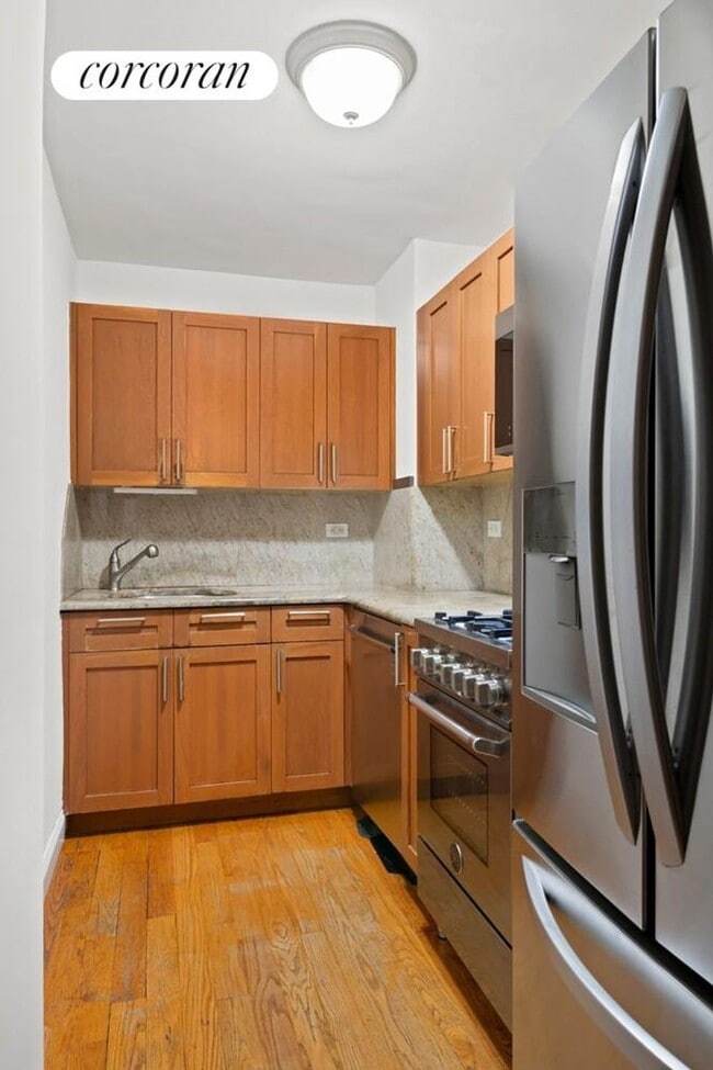 Building Photo - 333 E 34th St