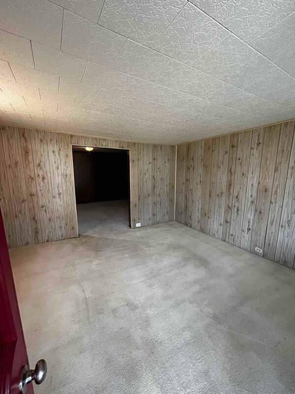 Building Photo - 383 Carver St