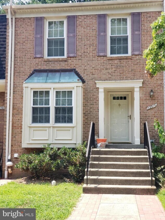 13915 Woods Run Ct, Centreville, VA 20121 Townhome Rentals in