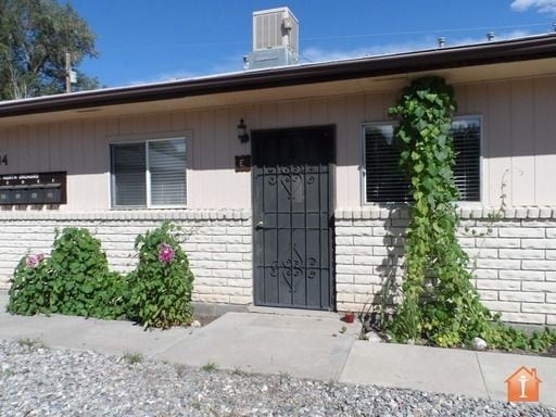 Primary Photo - 604 N Orchard Ave