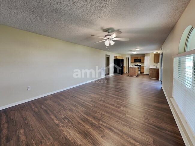 Foto del edificio - 8741 Merseyside Ave