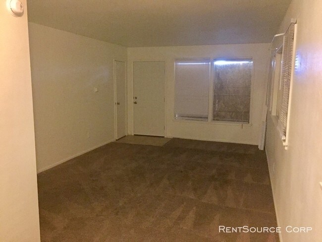 Foto del edificio - 2 Bedroom / 1 Bathroom for Rent in Lancaster