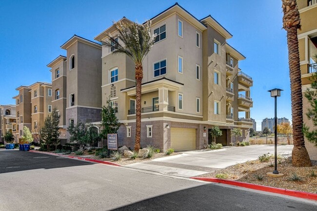 Building Photo - 9133 Las Manaitas Ave