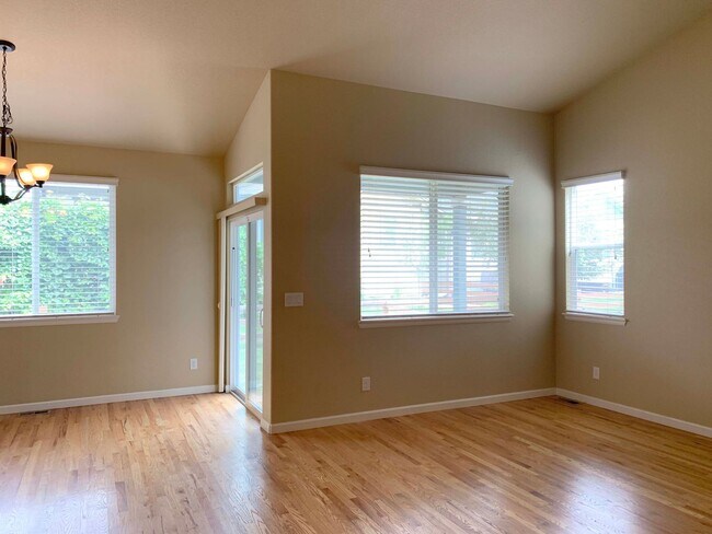Building Photo - 816 Crooked Creek Way