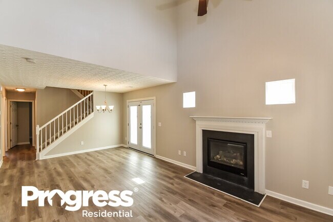 Building Photo - 228 Silver Ridge Dr