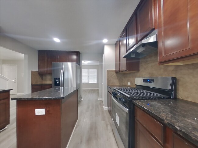 Building Photo - 23303 Crosscut Pass Dr