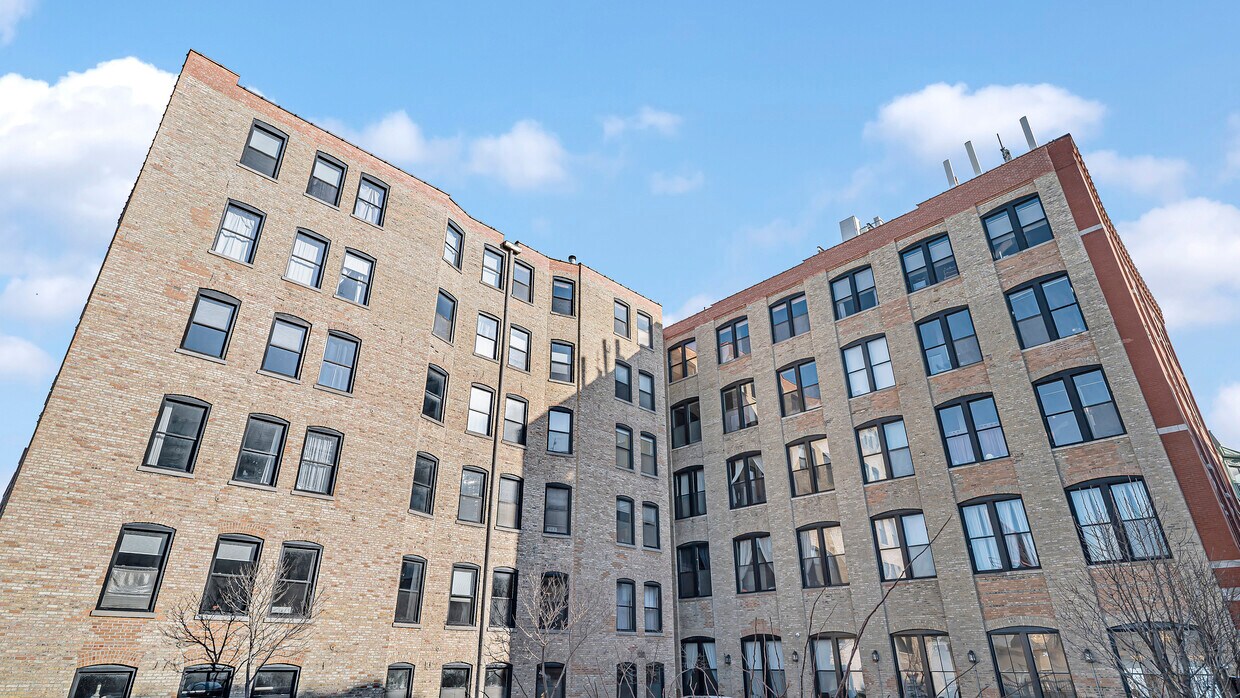Primary Photo - 525 N Halsted St