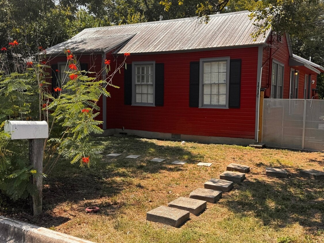 Foto principal - 1710 Clifford Ave